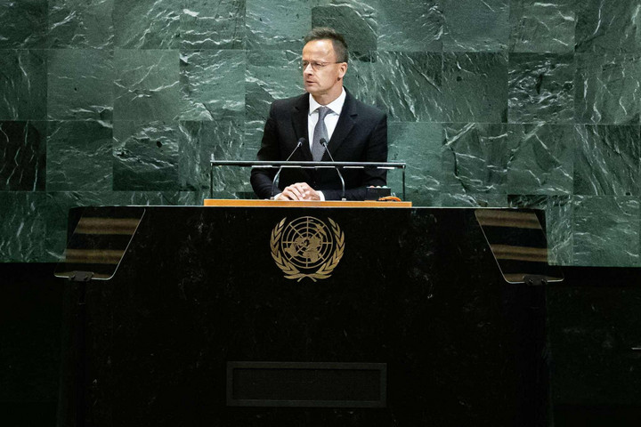 Fotó: MTI/KKM Szijjártó Péter: Azon dolgozunk, hogy a víz a globális együttműködés, és ne konfliktusok forrása legyen