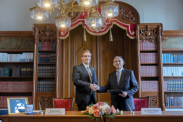 Fotó: MTI/Kocsis Zoltán Megállapodás az MCC Alapítvánnyal