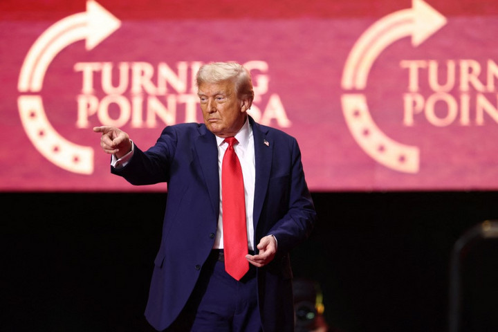 Fotó: CHARLY TRIBALLEAU / AFP "Charlie Kirk neve örökké élni fog a legnagyobb amerikai patrióták krónikáiban"