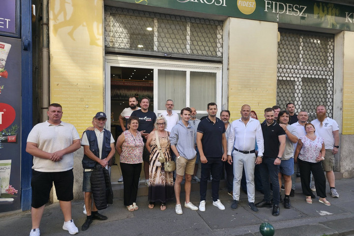 Fotó: Józsefvárosi Fidesz fb oldala A kormánypárti jelölt győzött Budapest VIII. kerületében