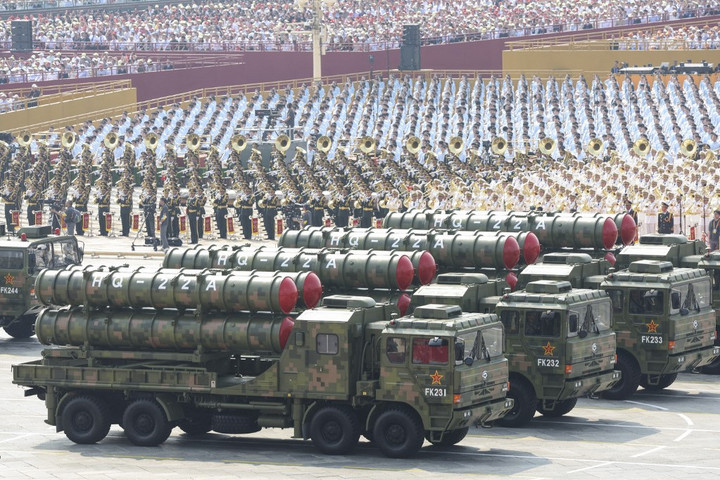 Fotó: Xinhua via AFP/Yao Dawei Cirkáló és interkontinentális ballisztikus rakéták, stratégiai bombázók és vadászgépek