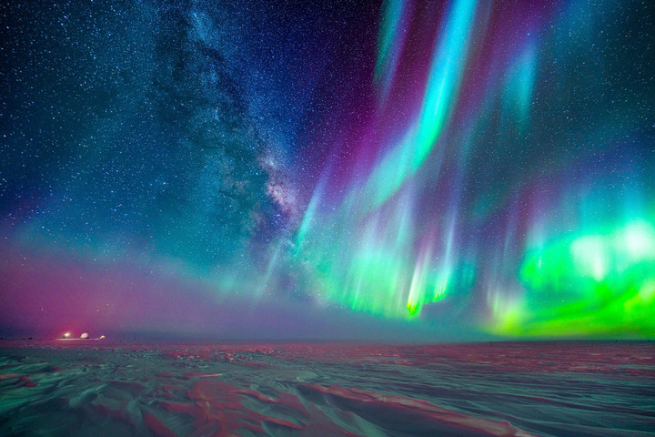 Fotó: NorthFoto/© Jeff Capps / SWNS Az Antarktisz környéki óceán sarki fényének rejtélye