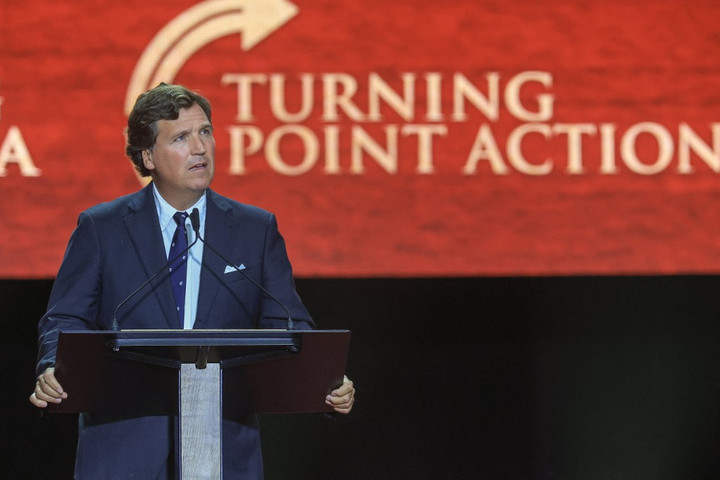 Tucker Carlson: Kirk látta, hogy az egyetlen út a kereszténységen át vezet