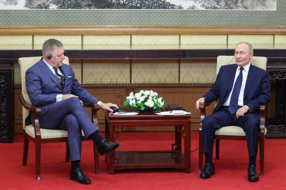 Fico szerint Putyin Moszkván kívül is találkozna Zelenszkijjel