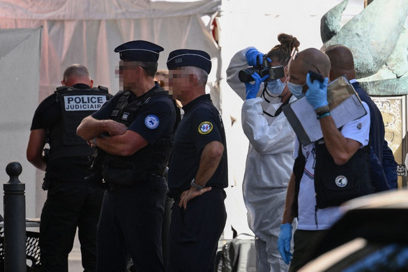Késelés egy francia iskolában