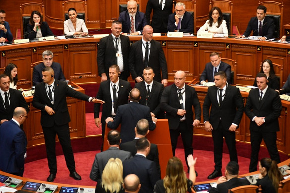 Albánia AI-miniszterrel a kormányban?