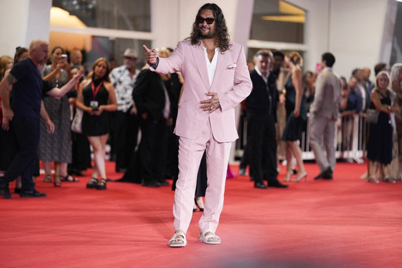 Mindenkit sokkolt Jason Momoa