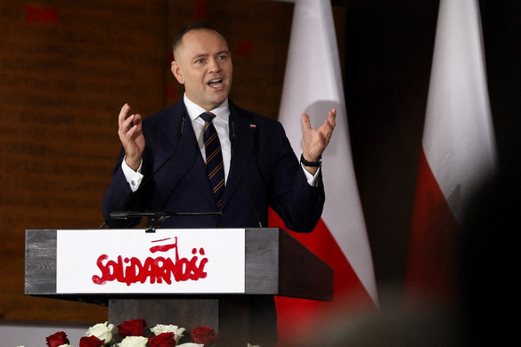 A Fitch csökkentette Lengyelország pénzügyi kilátásait