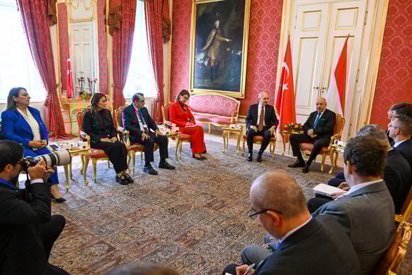 Sulyok Tamás fogadta a Török Nagy Nemzetgyűlés elnökét