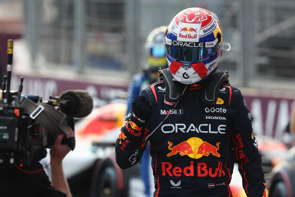 Verstappené a pole pozíció Bakuban