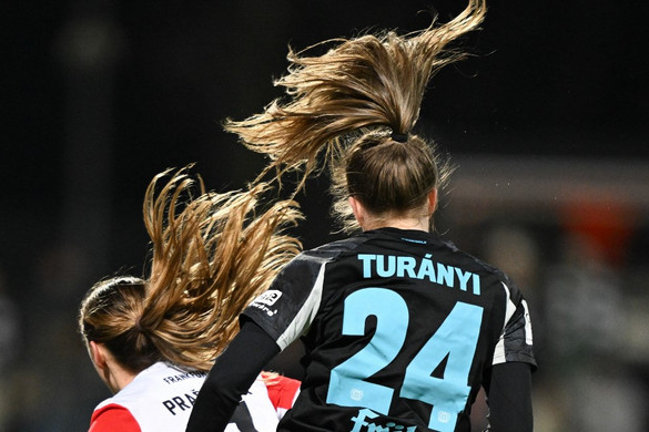 Fotó: ARNE DEDERT / DPA / dpa Picture-Alliance via AFP Ötvenezer néző egy női focimeccsen?