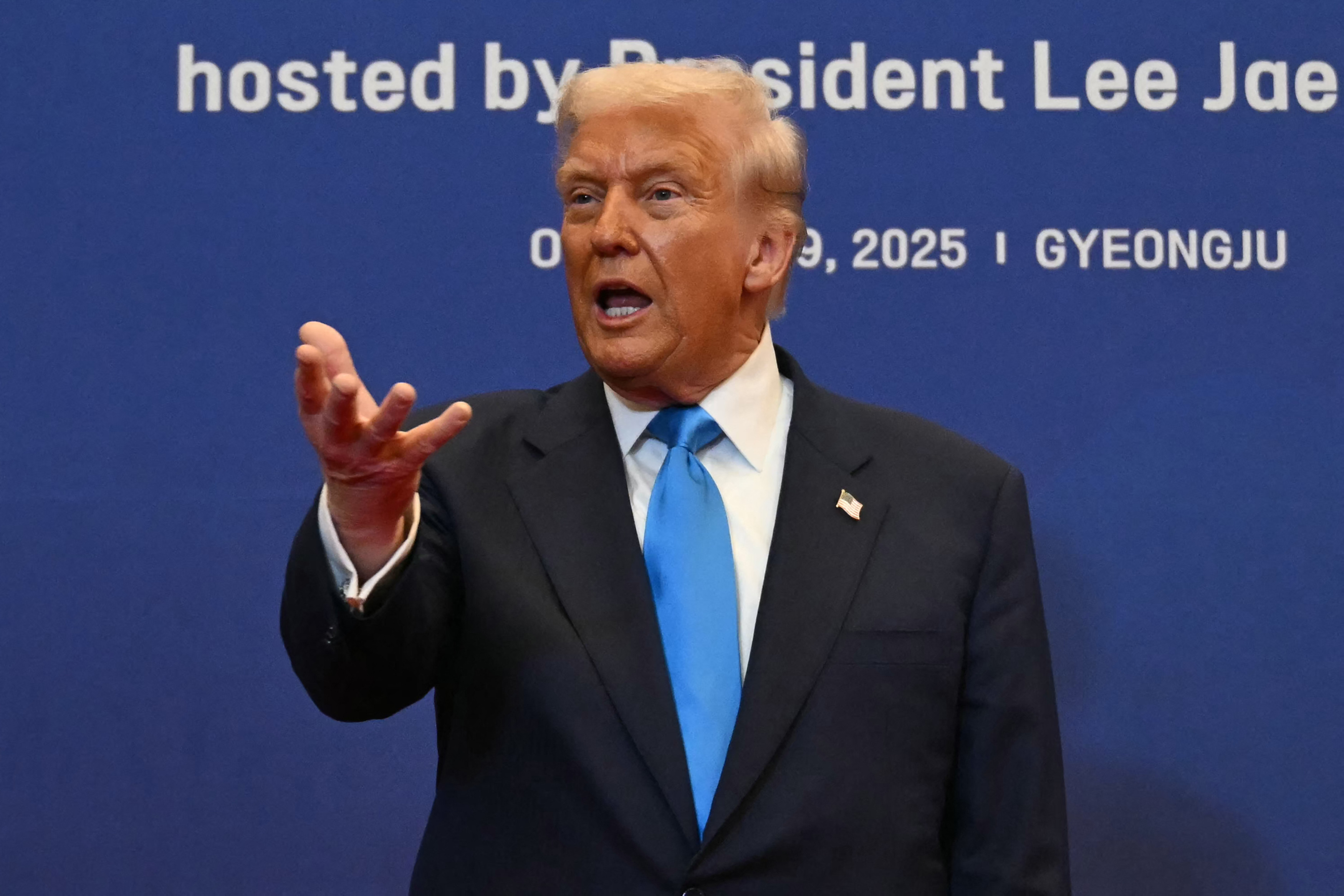 Trump: Az USA-nak elég atomfegyvere van, hogy 150-szer felrobbantsa a világot