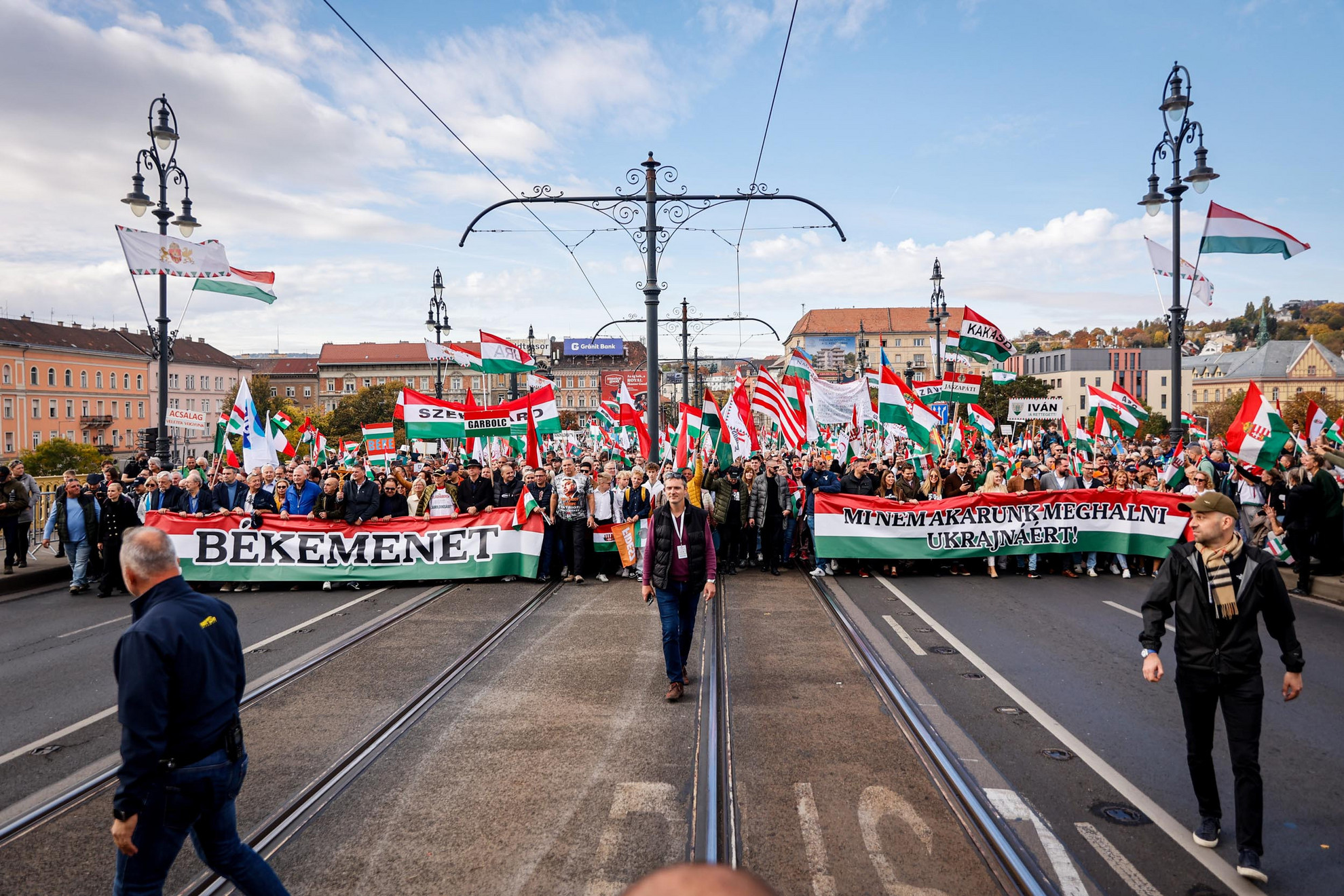 Fotó: MH/Török Péter Budapest megtelt, útjára indult a Békemenet