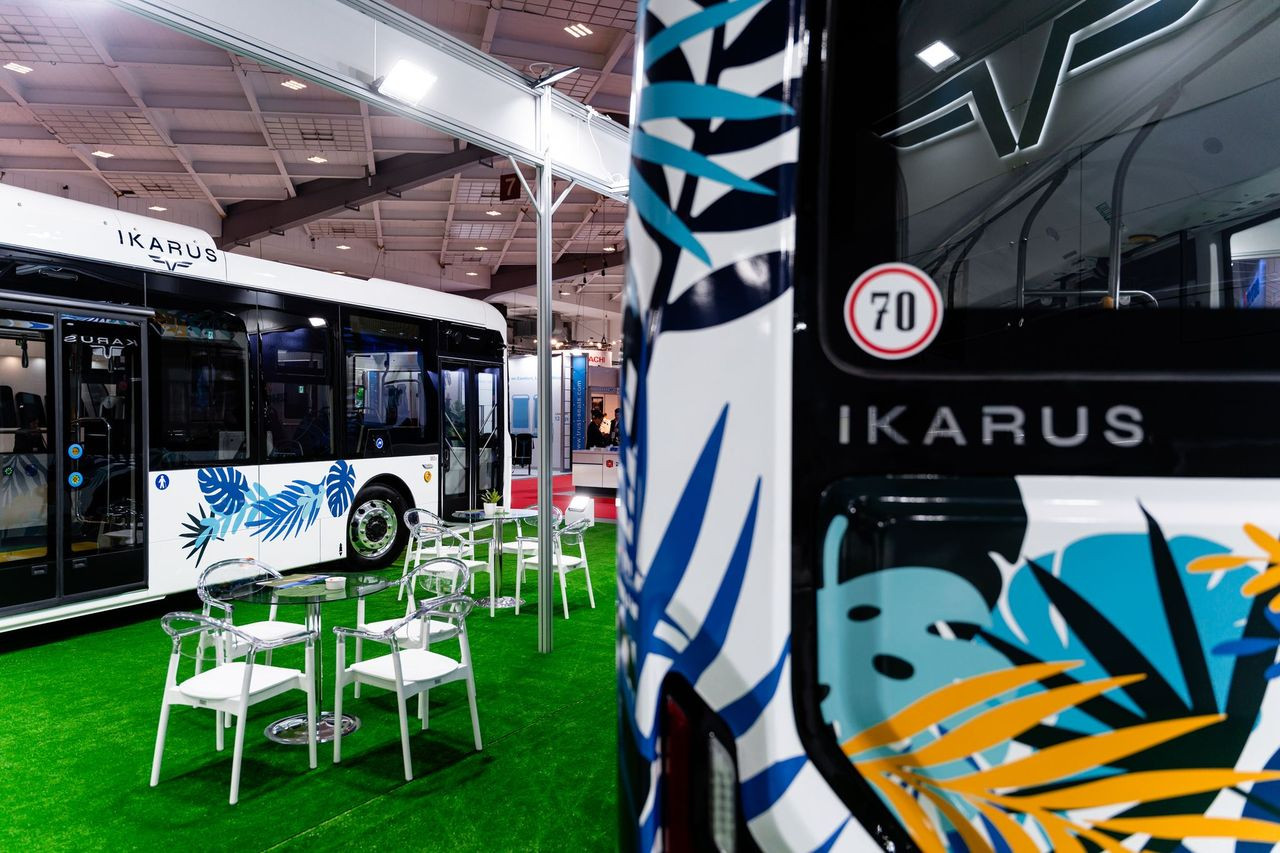 Az Ikarus legújabb fejlesztése, a 180e típusjelű, teljesen elektromos csuklós autóbusz sikeresen debütált