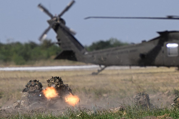 Fotó: AFP/Daniel Mihailescu Részben kivonul az USA Romániából