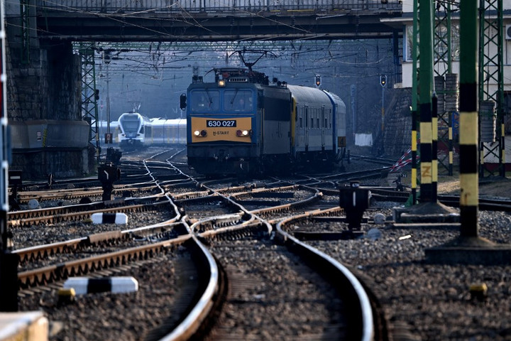 Fotó: AFP/Attila Kisbenedek Gázolás miatt nőhet a menetidő a záhonyi vasúti fővonalon