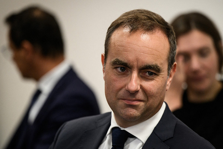 A dühös ellenzék fenyegeti a miniszterelnököt
