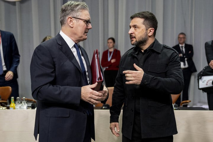 Fotó: AFP/Ritzau Scanpix/Ida Marie Odgaard Roman Abramovics adja át Ukrajnának a Chelsea vételárát