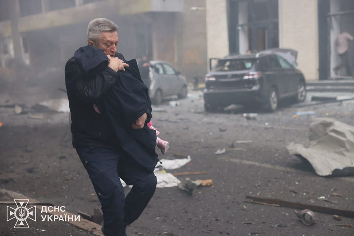 Fotó: AFP/Handout/Ukrainian Emergency Service Oroszország drónnal támadta meg az ukrajnai óvodát