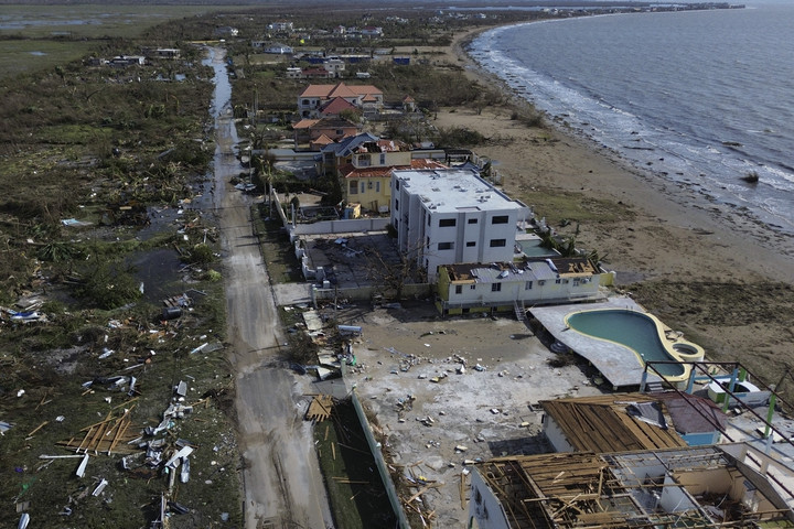 Fotó: AFP/Ricardo Makyn Bár Melissa távolodik a Karib-térségtől, további felhőszakadásokat okozhat