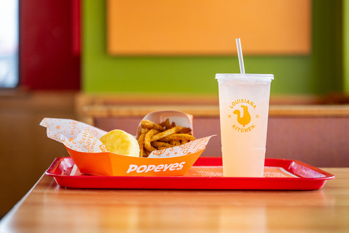 Kiderült, hol és mikor nyit az első magyar Popeyes étterem