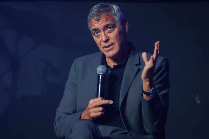 George Clooney vallomása: „Két hónapig paprikás csirkén éltem"