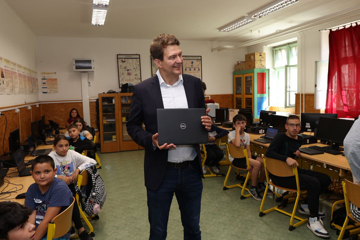 Fotó: Facebook/György László Sporteszközre költhető utalványt kapott 110 iskola