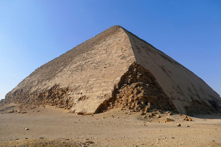 Fotó: NorthFoto Egy turista beleesett egy egyiptomi piramisba