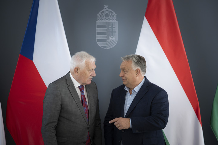Orbán Viktor Václav Klaus-szal tárgyalt