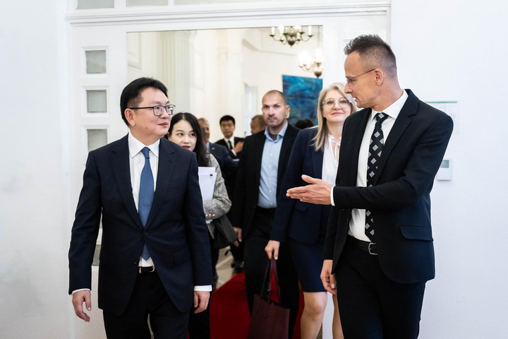 Magyarország letartolta Európát
