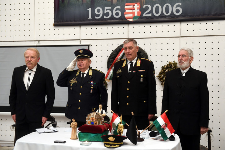 A hősök helytállásukkal állították helyre a magyar nemzet becsületét