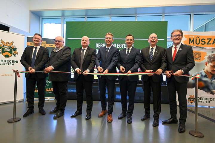 Fotó: MTI/Czeglédi Zsolt Milliárdok a jövő mérnökeinek