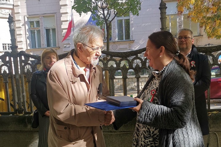 Fotó: Forrás: Arany János Alapítvány Mózes Huba kapta az Arany János-díjat