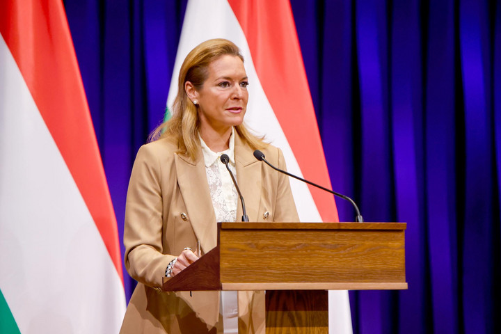 Vitályos Eszter: a magyar embereknek joguk van tudni, mire készül Brüsszel!