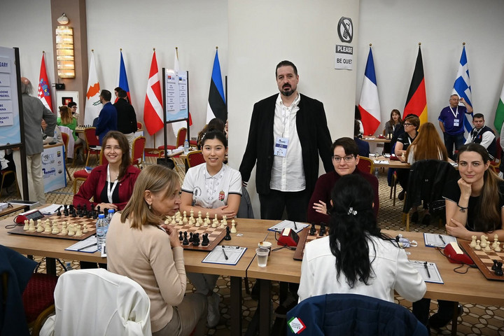 Feketén-fehéren: A férfiak és a nők is kikaptak a sakk Eb-n