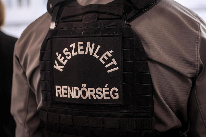 Börtönre ítéltek két férfit, akik kábítószerrel átitatott papírlapokkal akartak üzletelni a börtönben