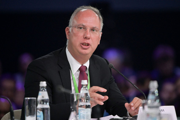 Dmitrijev pert indít a Washington Post ellen