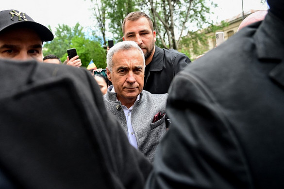 Román zsoldos a pácban