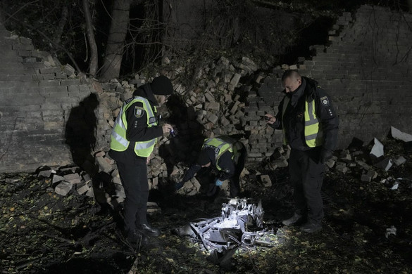 Fotó: AFP/Andrew Kravchenko Óvóhelyen kellett menedéket keresnie a német gazdasági miniszternek kijevi látogatása alatt