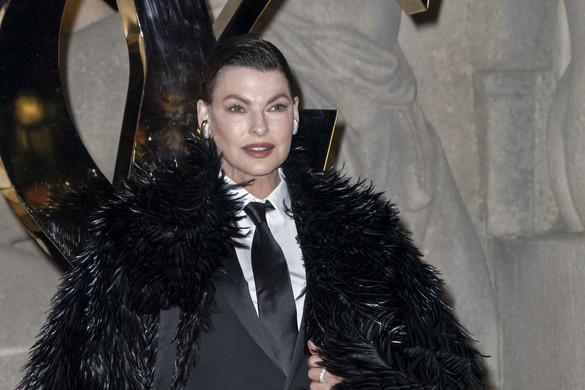 Alig tud tükörbe nézni Linda Evangelista