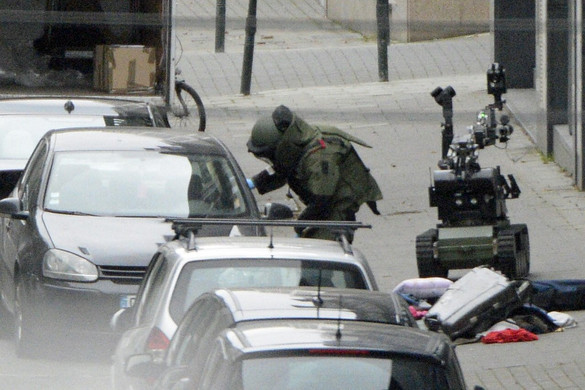 Ismét jöttek, s bombariadóztak