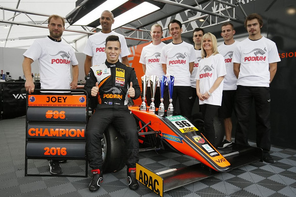 Joey Mawson autóversenyzőt nevezték meg a feltételezett nemi erőszaktevőként