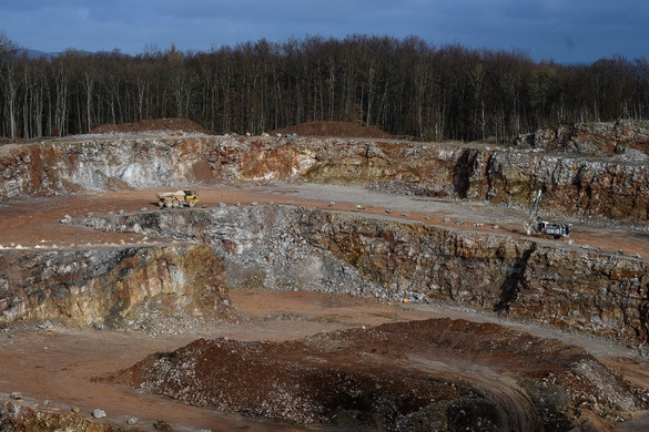 A szigorított kínai exportellenőrzések komoly problémákat okoznak az európai feldolgozóiparnak