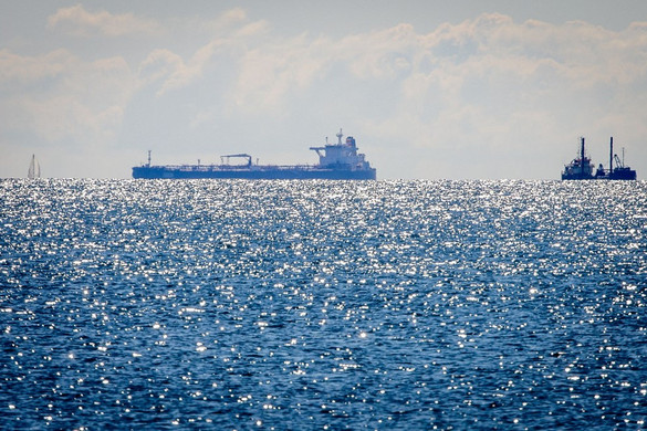 Kihajózott a francia hatóságok által feltartóztatott orosz tanker