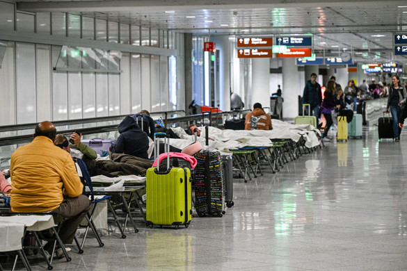 Drónriasztás bénította meg a repteret – ezrek akadtak el éjjel