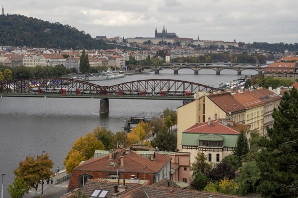 Fotó: AFP/Anadolu/Umut Karahasanoglu A csehek többsége is megtartaná a koronát