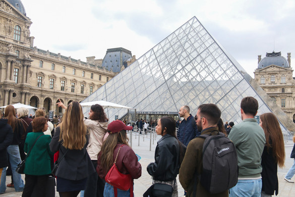Így rabolták ki a Louvre-t