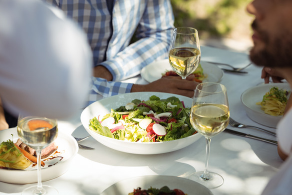 A rákkutató szerint az alkohol elleni figyelmeztetés túlzó