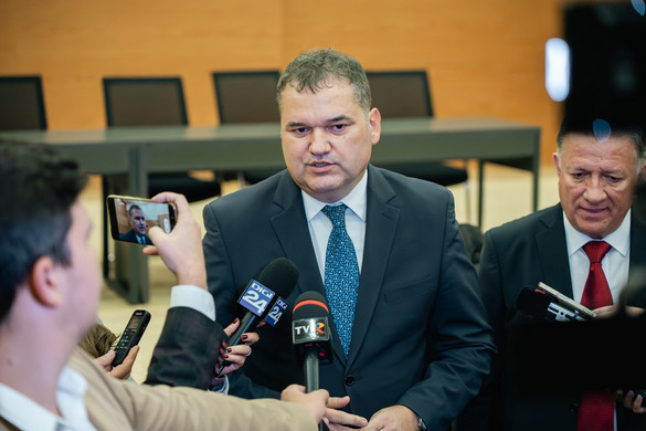 Román támogatás a magyar kulturális intézményeknek