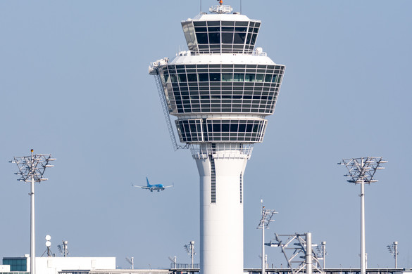 Ezen a repülőtéren lézerrel fognak harcolni a drónok ellen